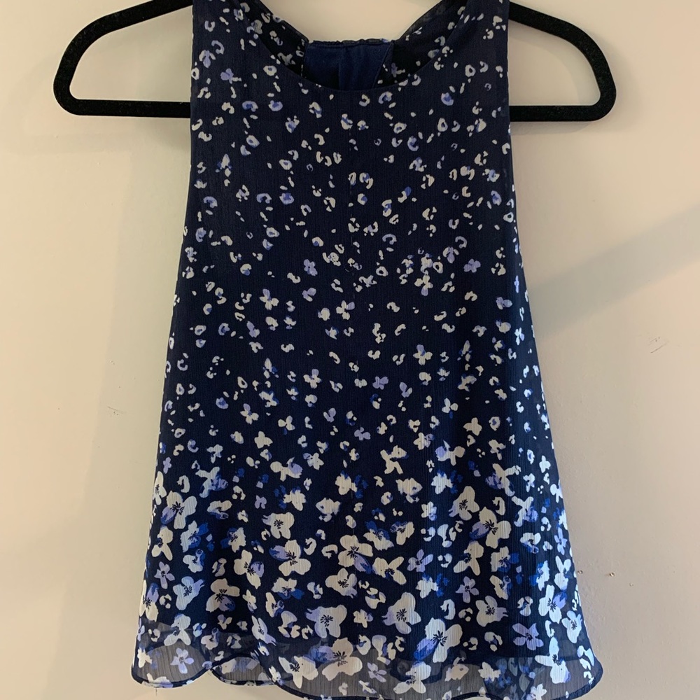 Banana Republic Key Hole Top